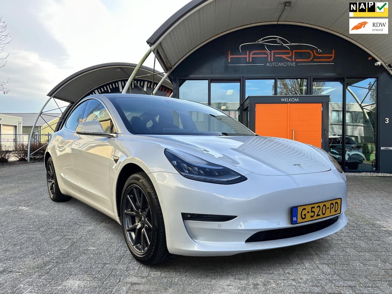 Tesla Model 3 - Long Range RWD Long Range AWD 75 kWh 87% SOH Trekhaak (1.000kg) - AutoWereld.nl