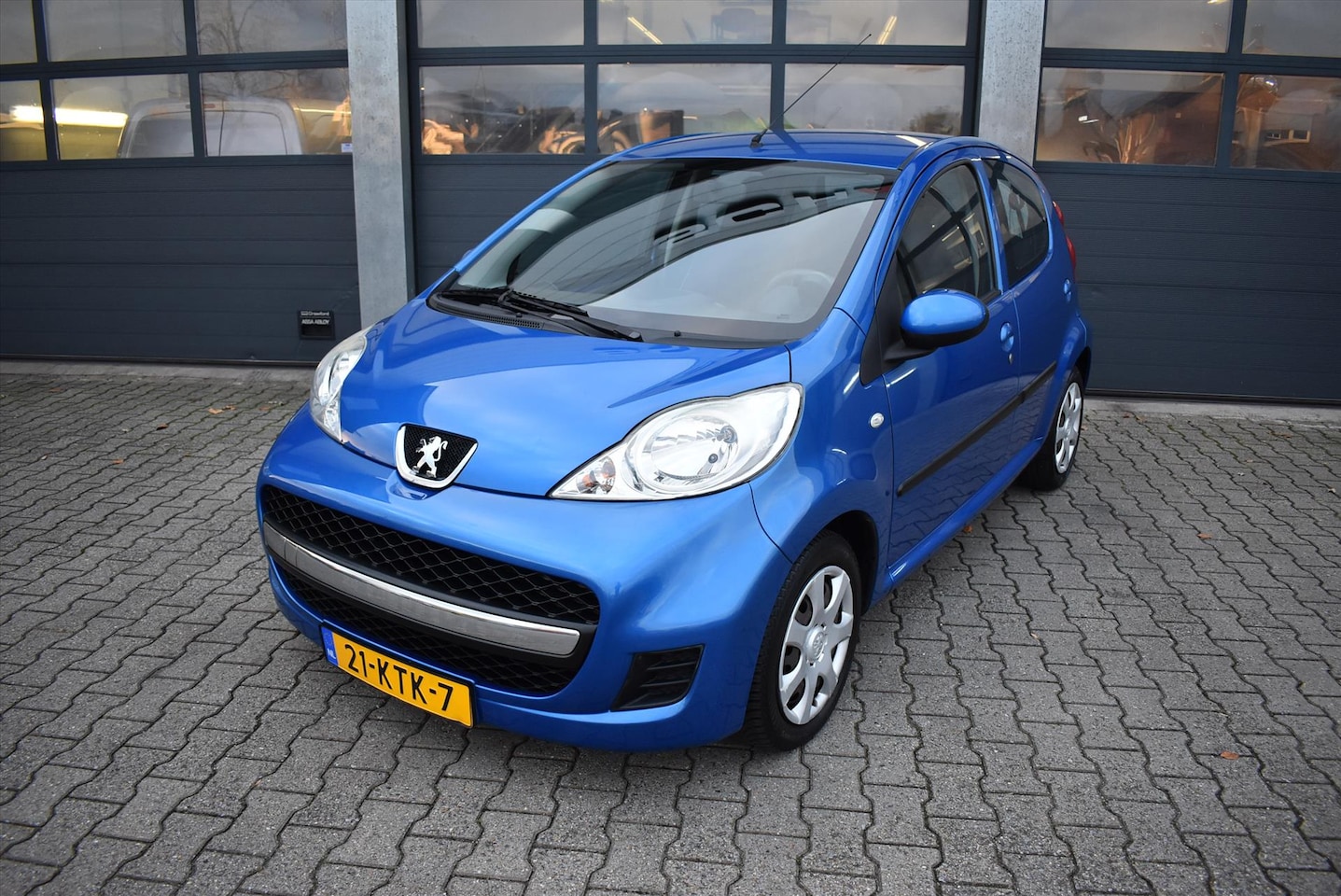 Peugeot 107 - 1.0-12V Sublime 1.0 12V 68pk 5-drs Sublime - AutoWereld.nl