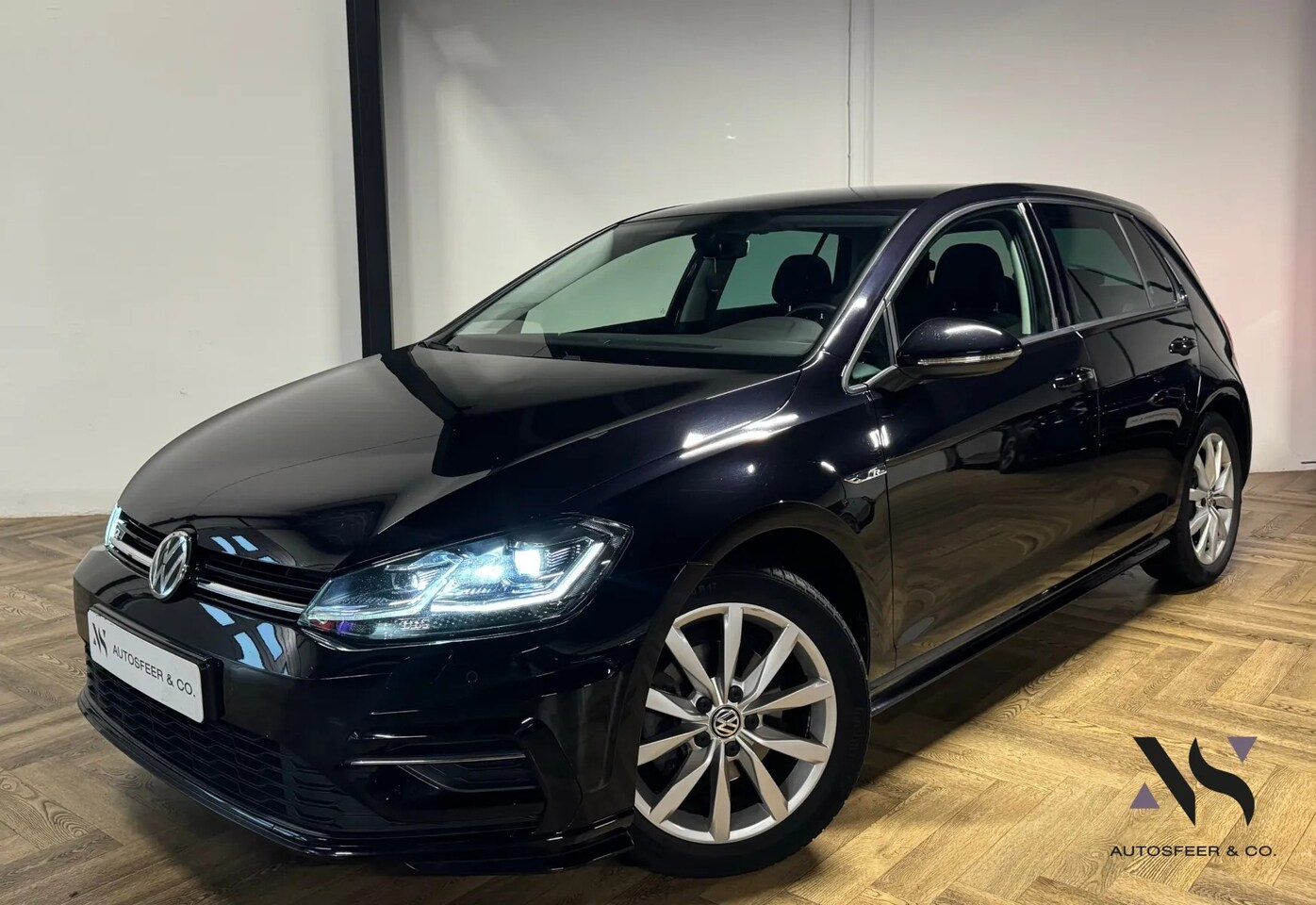 Volkswagen Golf - 1.5 TSI Highline R-line - AutoWereld.nl