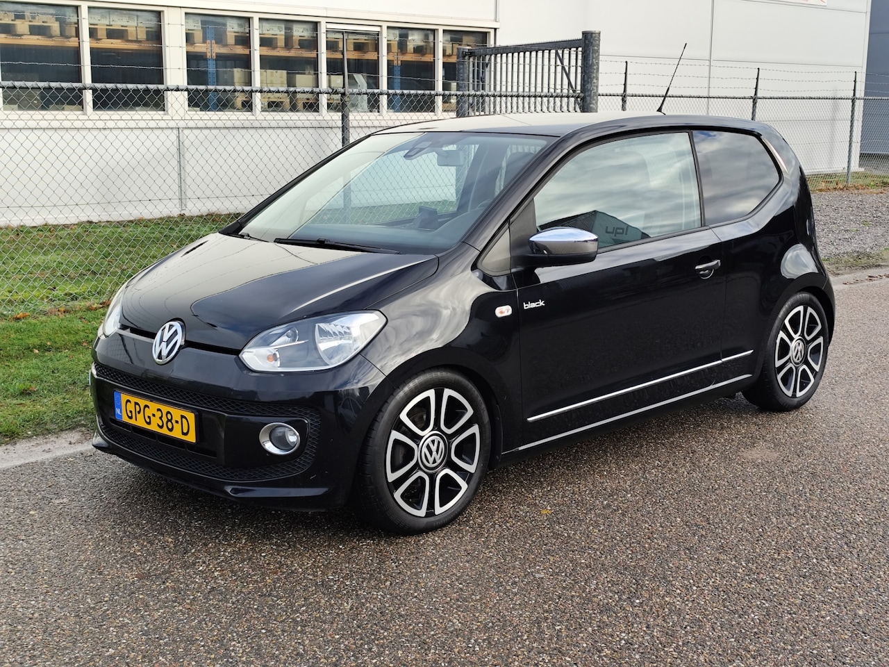 Volkswagen Up! - 1.0 high up! Black UP - AutoWereld.nl