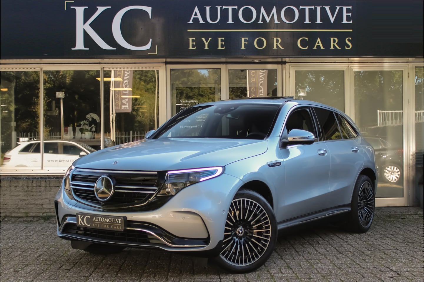 Mercedes-Benz EQC - 400 4MATIC Premium + | Autopilot | Burmester | Schuifdak - AutoWereld.nl