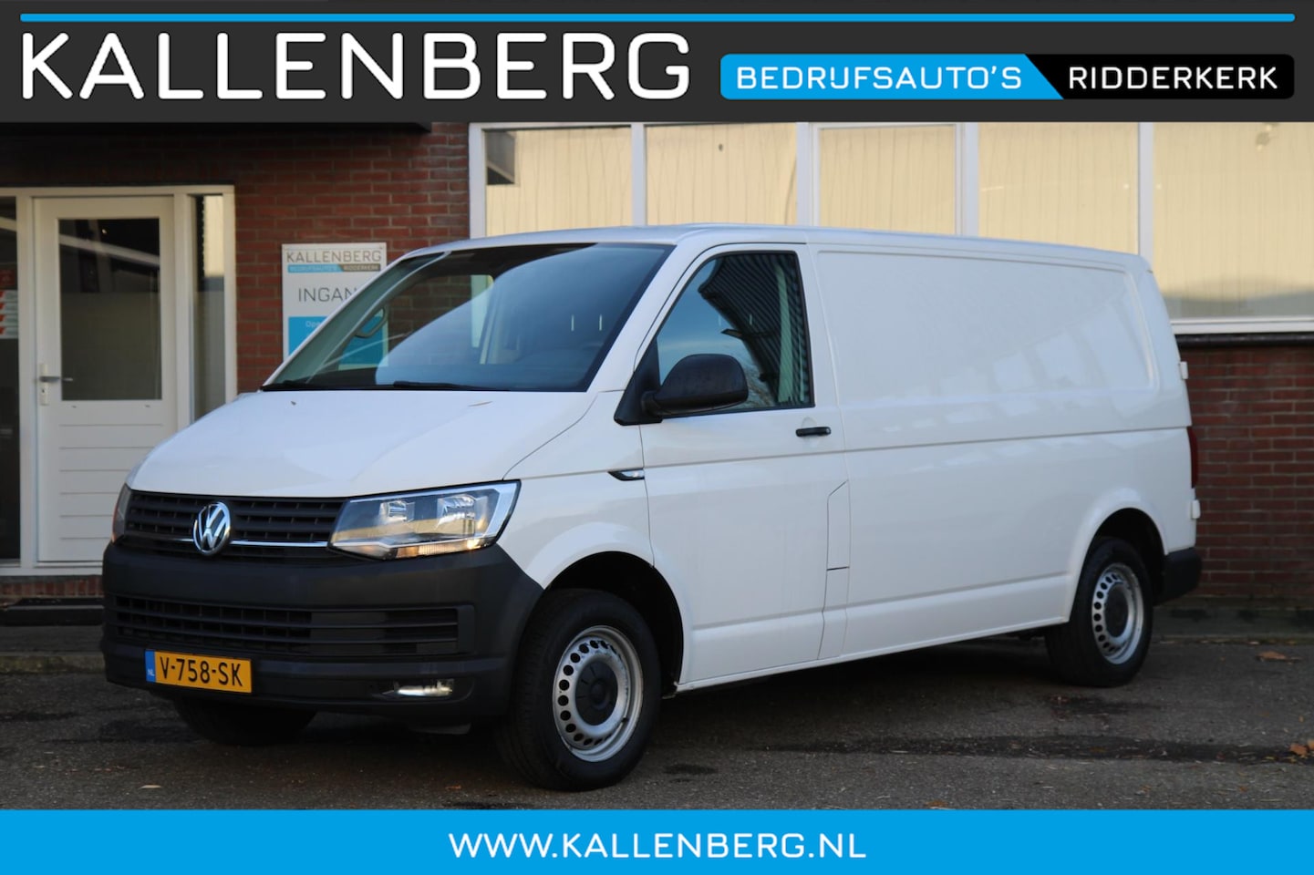 Volkswagen Transporter - 2.0 TDI 150PK L2H1 Comfortline / Trekhaak / App connect / Cruise / Dealer onderhouden - AutoWereld.nl