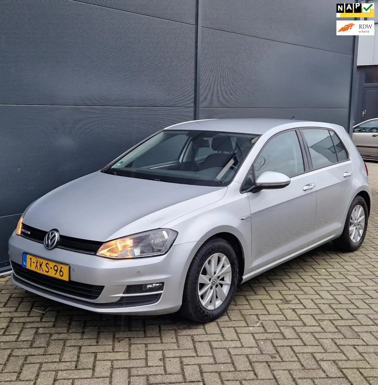 Volkswagen Golf - 1.6 TDI Comfortline BlueMotion 1.6 TDI Comfortline BlueMotion - AutoWereld.nl