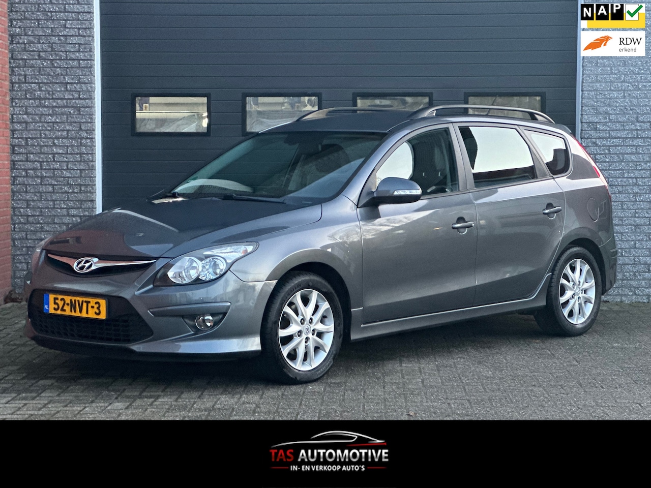 Hyundai i30 CW - 1.6 CRDi i-Catcher AUTOMAAT/LEER/PDC/NAP! - AutoWereld.nl