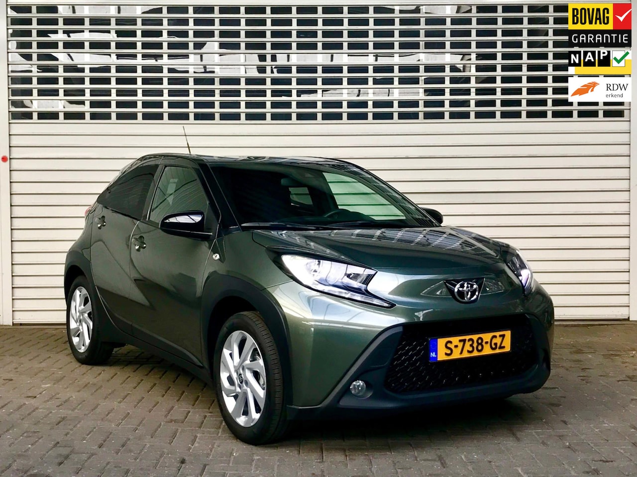 Toyota Aygo X - 1.0 VVT-i S-CVT play 1.0 VVT-i S-CVT play (als nieuw) - AutoWereld.nl