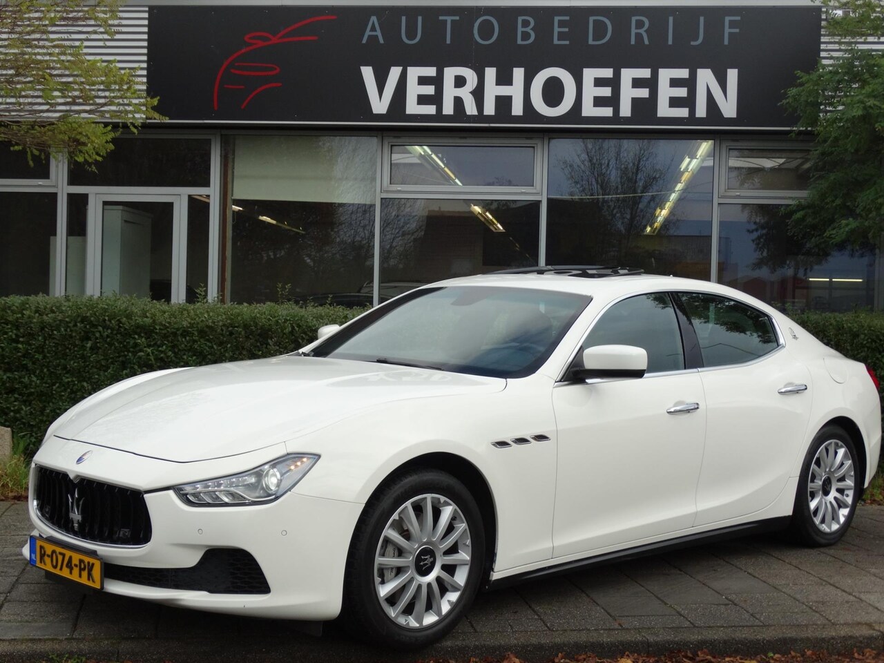 Maserati Ghibli - 3.0 V6 S Q4 - PANORAMADAK - ZWART LEDER - CRUISE / CLIMATE CONTR - NAVI ! - AutoWereld.nl