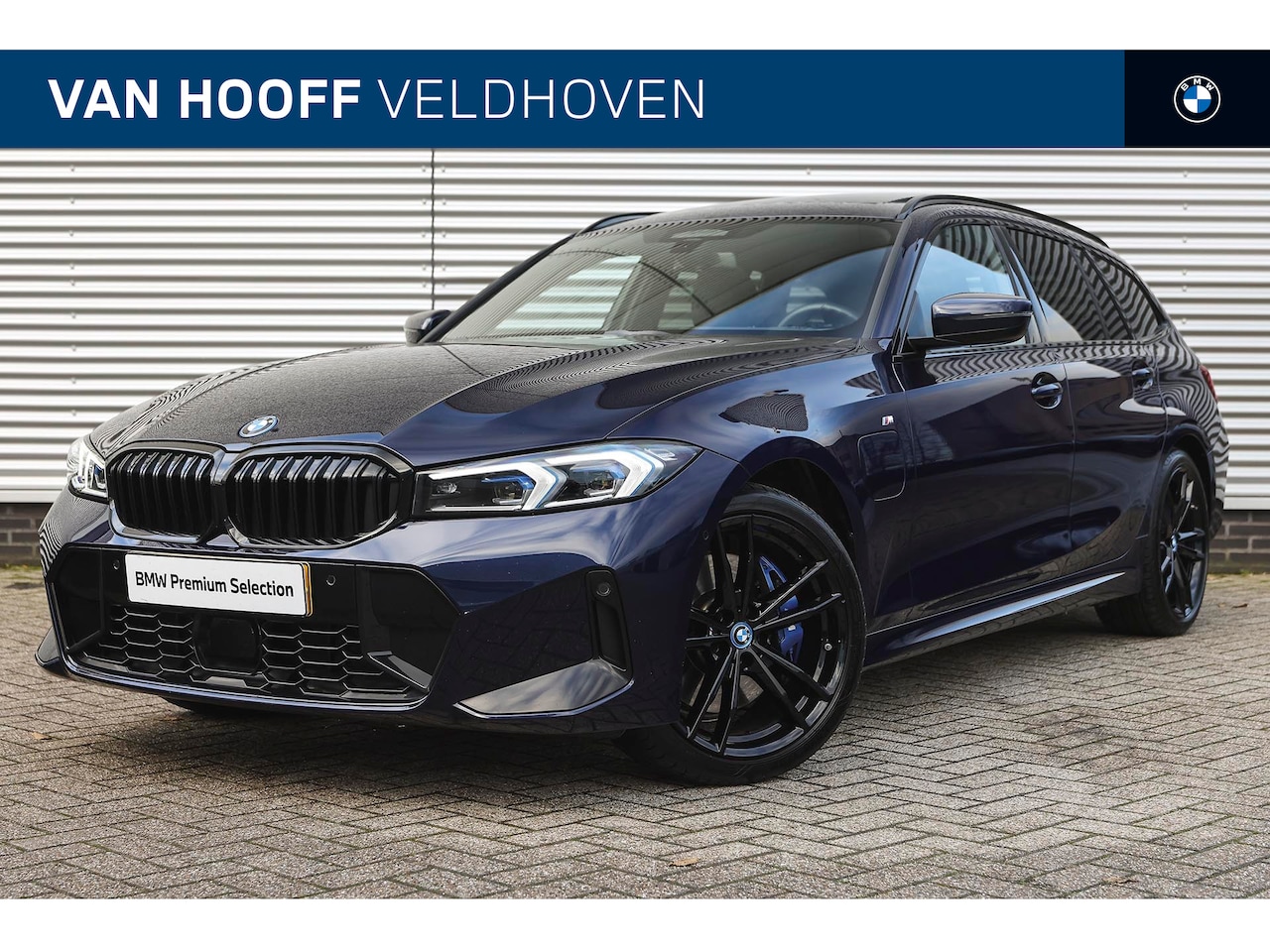 BMW 3-serie Touring - 330e High Executive M Sport Automaat / Panoramadak / Trekhaak / Sportstoelen / Adaptieve L - AutoWereld.nl