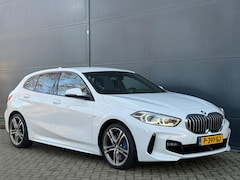 BMW 1-serie - 118d M SPORT| NAVI | STOELVERWARMING | LEDER| CARPLAY | NWE APK