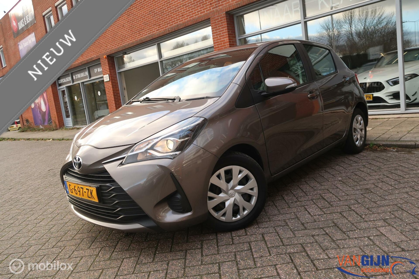 Toyota Yaris - 1.5 VVT-i Active Navi Cruise Automaat - AutoWereld.nl