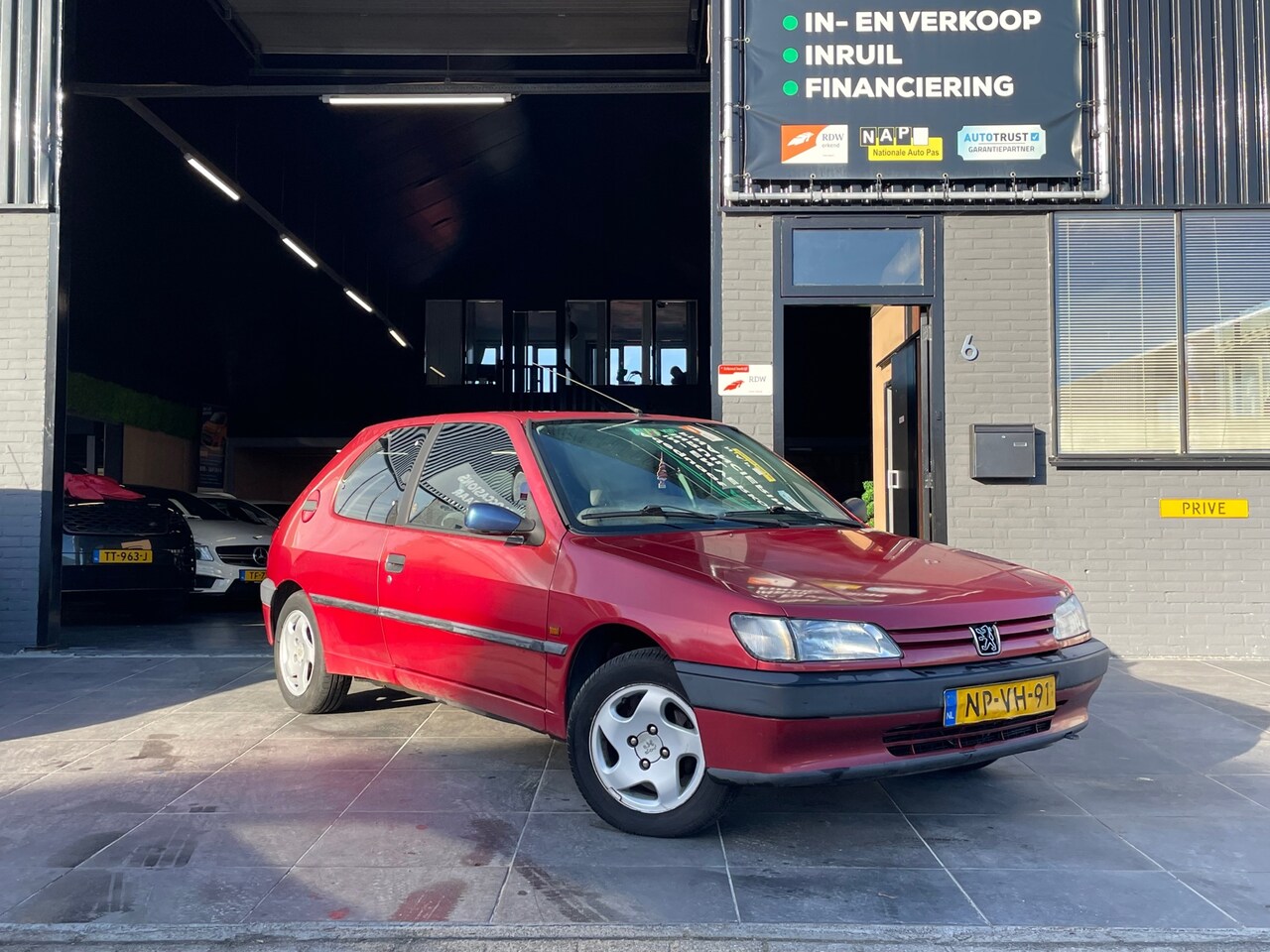 Peugeot 306 - 1.4 XR Sélection|1e Eig|Elek. Ramen|NAP|APK - AutoWereld.nl