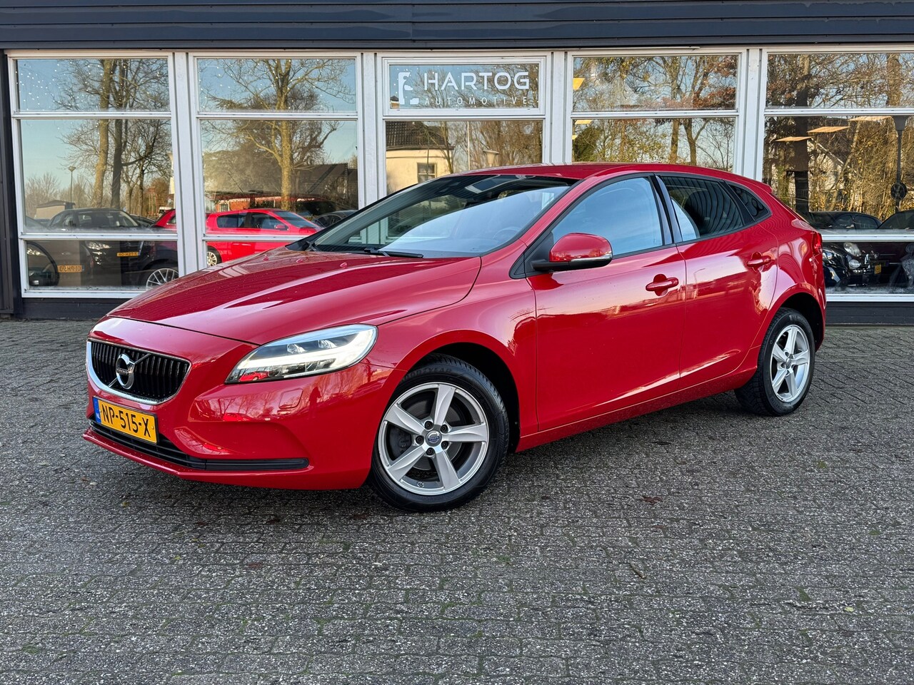 Volvo V40 - 2.0 D2 Nordic+ | 95.000 KM! | Xenon | Navi | - AutoWereld.nl