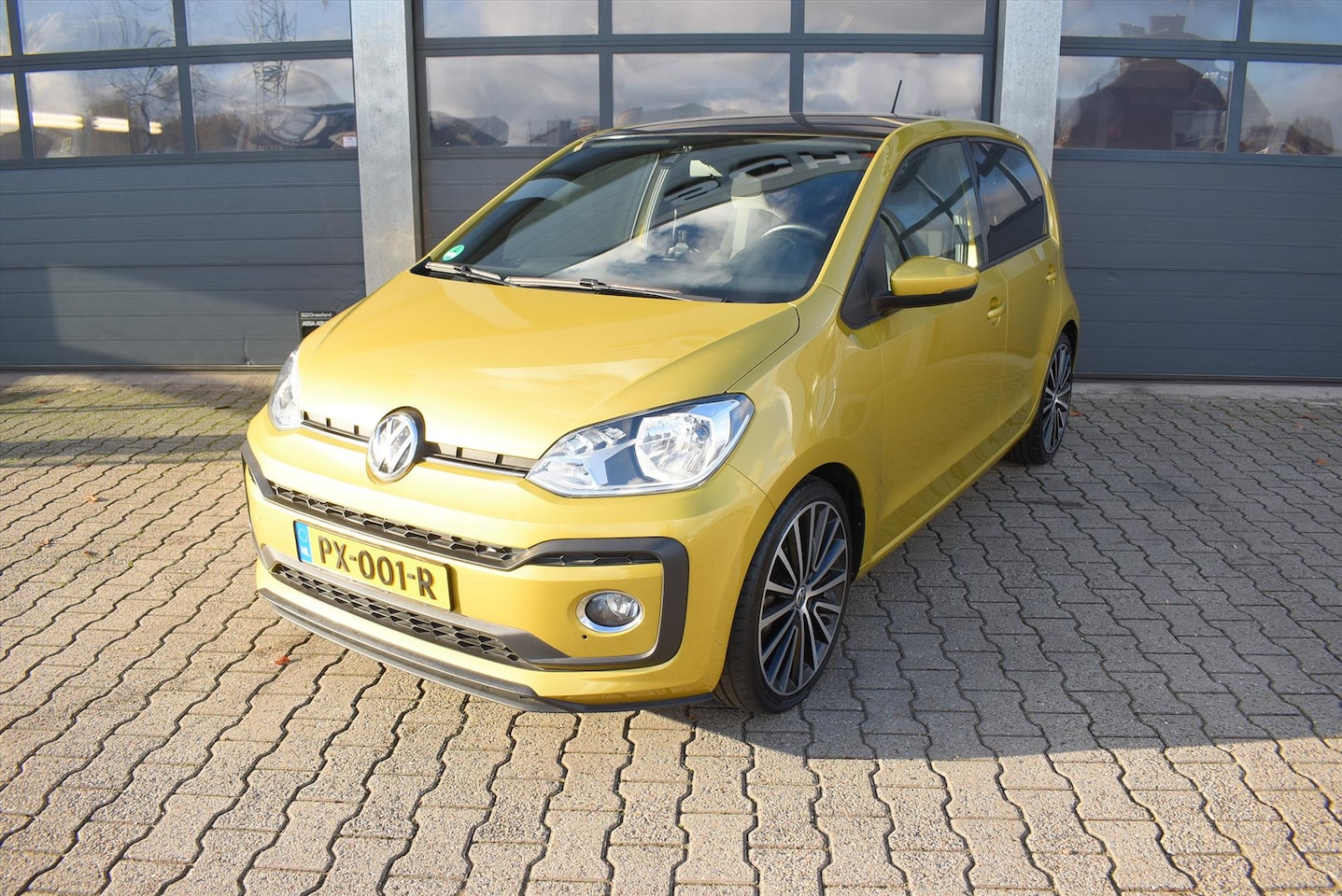 Volkswagen Up! - 1.0 TSI 90pk High up! - AutoWereld.nl