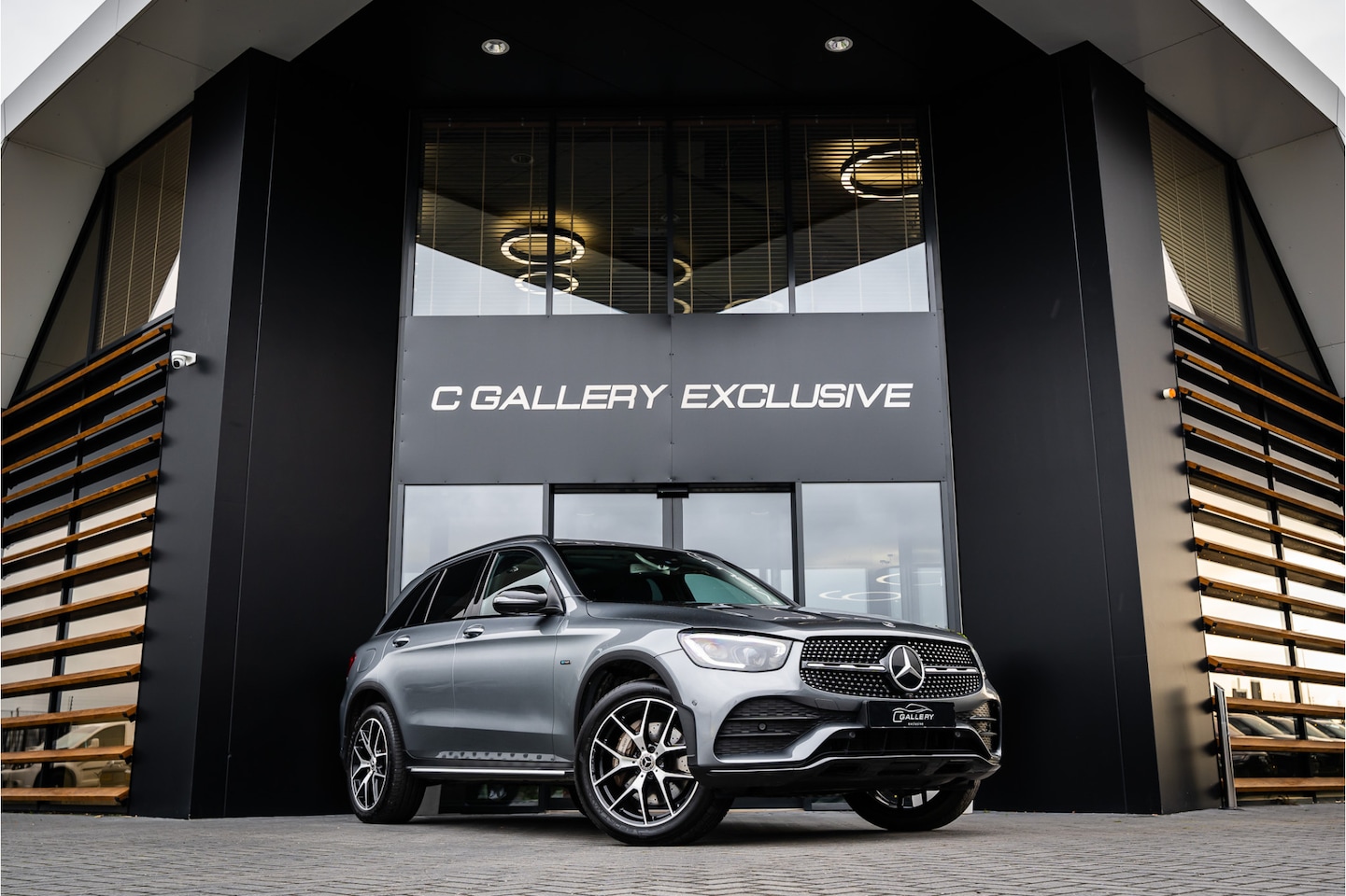 Mercedes-Benz GLC-klasse - 300e 4MATIC Premium Plus - Panorama | Burmester | Memory | HUD - AutoWereld.nl