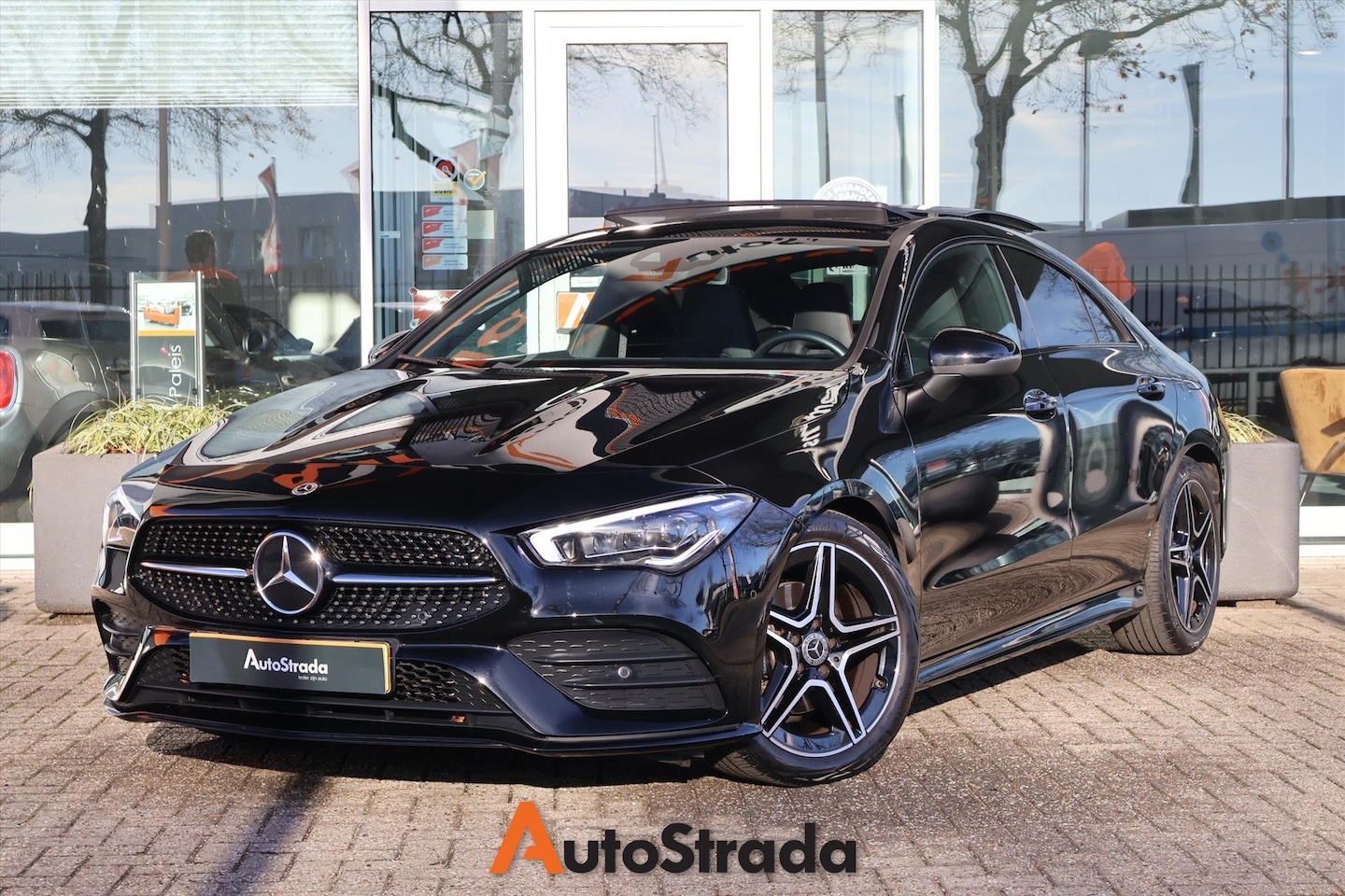 Mercedes-Benz CLA-Klasse - Coupé 180 AMG-LINE 136pk 7G-DCT I Pano I Multibeam LED I Sfeerverlichting I Navi I Navi I - AutoWereld.nl