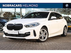 BMW 1-serie - 118i High Executive M Sport Automaat / Panoramadak / Trekhaak / Sportstoelen / Stoelverwar