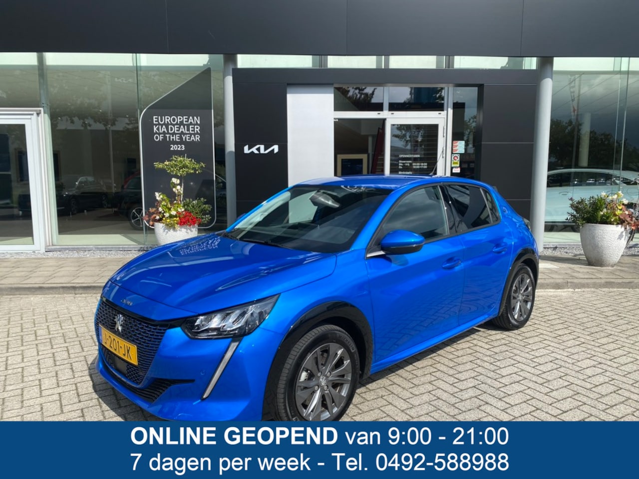 Peugeot e-208 - EV Allure 50 kWh € 2000,= OVERHEIDS SUBSIDIE info Roel 0492-588951 roel@vdns-kia.nl - AutoWereld.nl