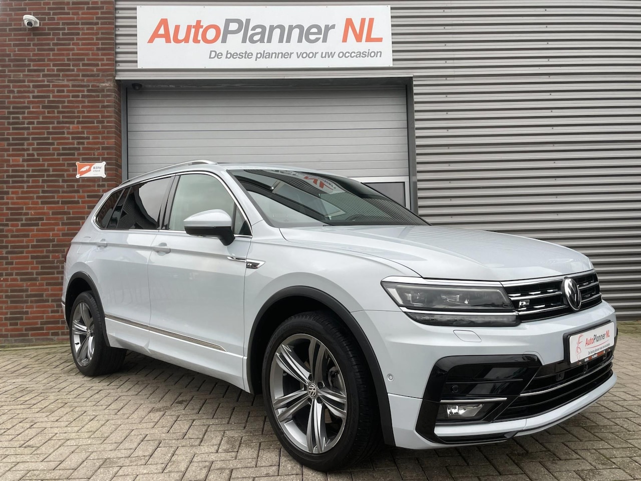 Volkswagen Tiguan Allspace - 1.5 TSI! 3X R-line! Pano! 1e Eig.! - AutoWereld.nl