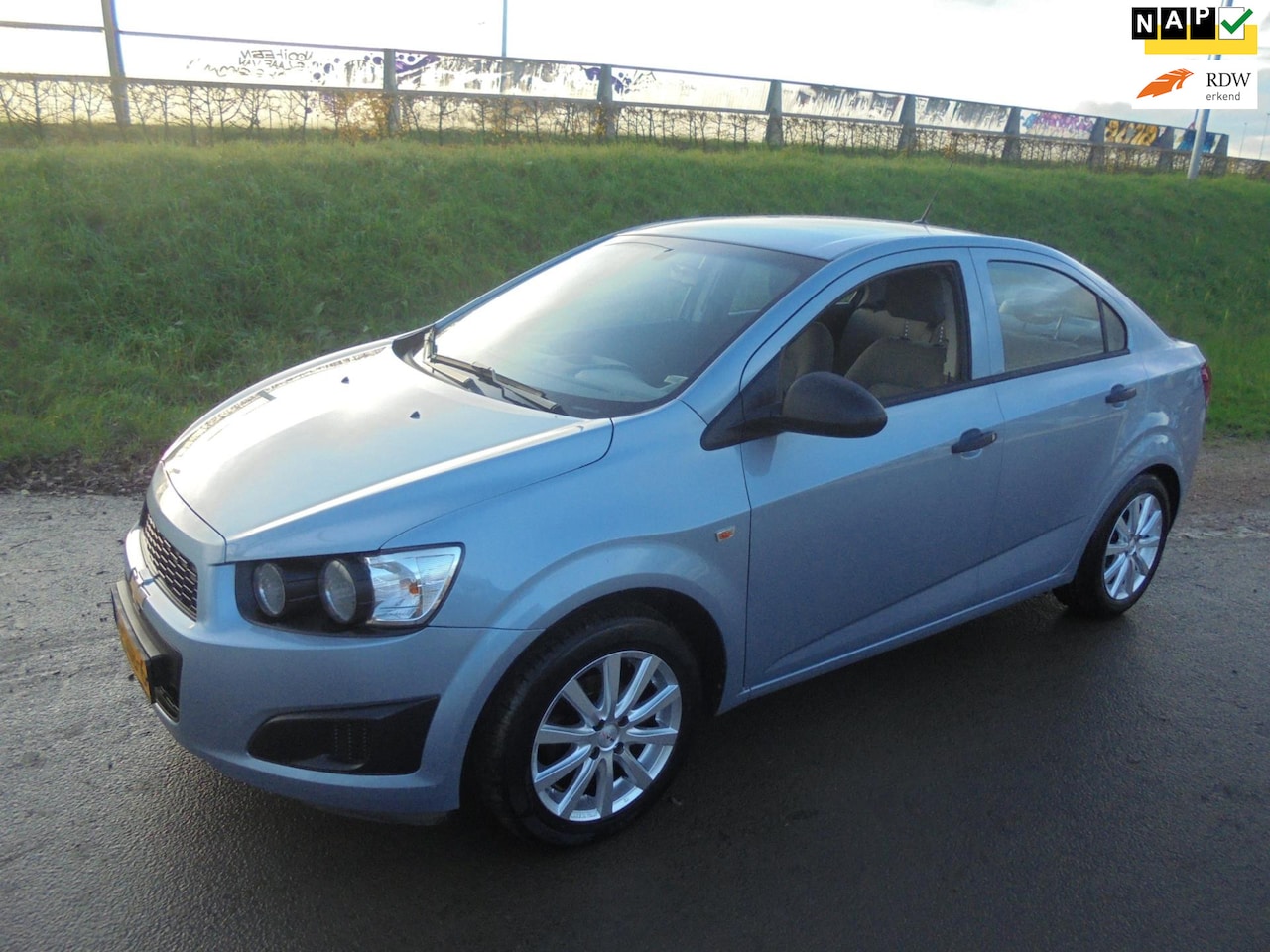 Chevrolet Aveo - Chevrolet Aveo 1.2 benzine airco lmv 99.000km - AutoWereld.nl