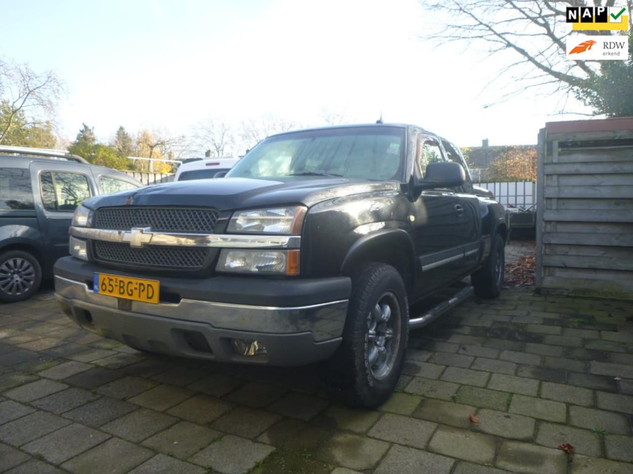 Chevrolet Silverado - 5.4 2003 stepside LET OP MOTOR KAPOT ZIT VAST € 2150 MARGE - AutoWereld.nl