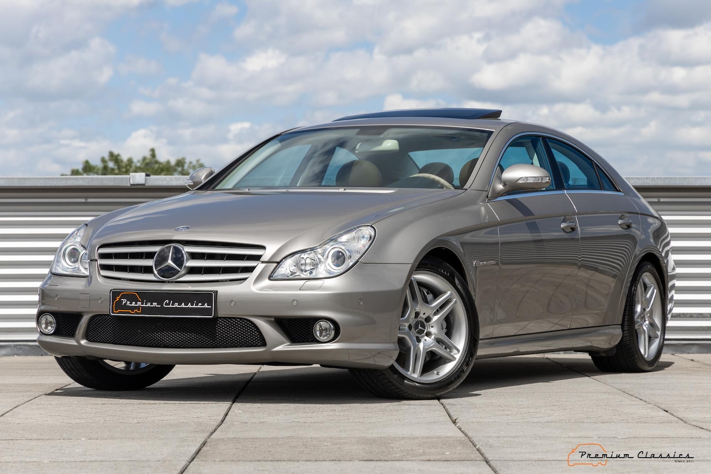 Mercedes-Benz CLS-klasse - AMG 55 | 52.000KM | Sunroof | Harman-Kardon - AutoWereld.nl