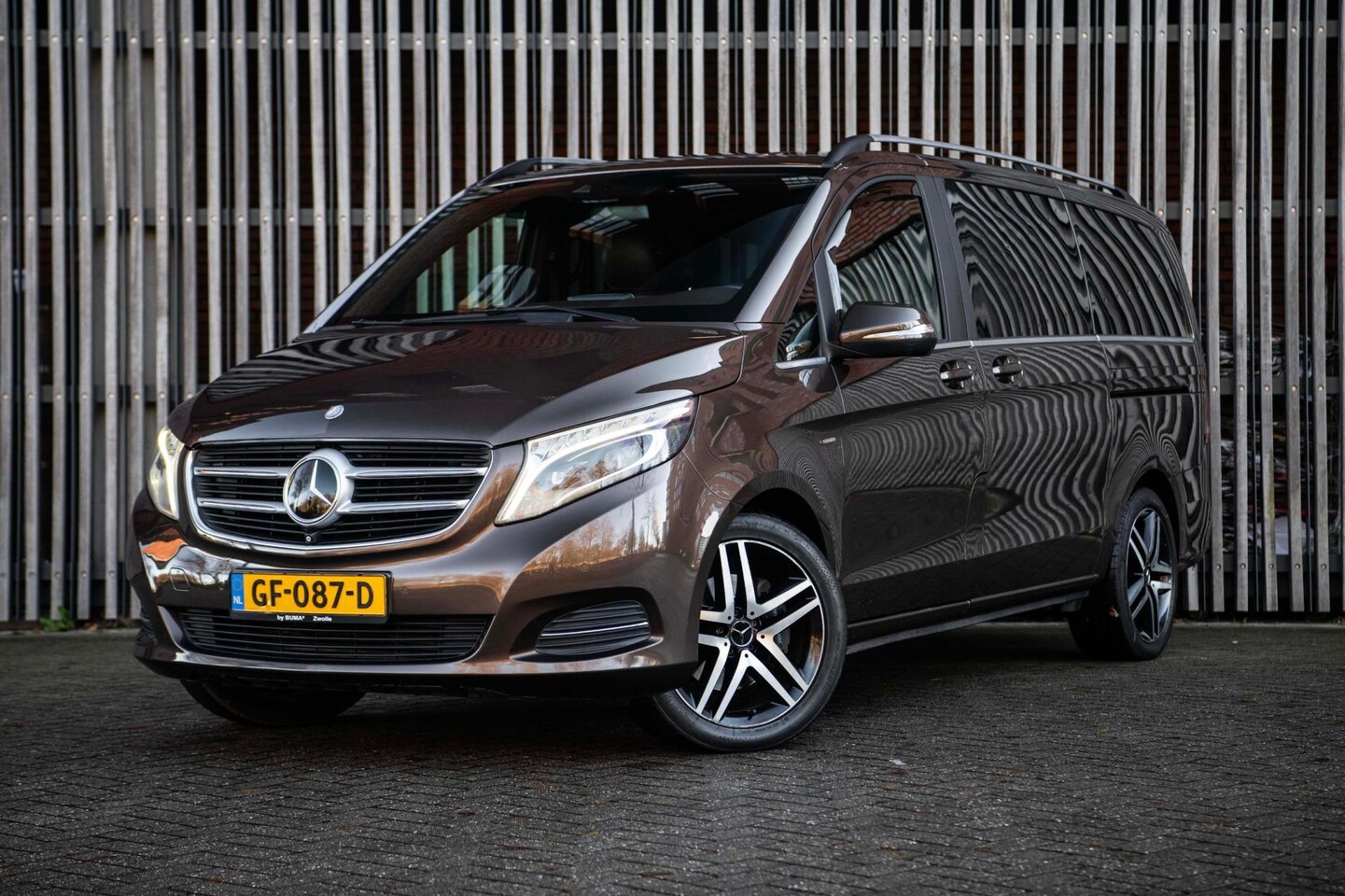 Mercedes-Benz V-klasse - V250d 190pk AUT LANG 7- Pers |Edition1| NL- AUTO|LED|Memory|ACC|LaneAssist|360- Cam|Standk - AutoWereld.nl