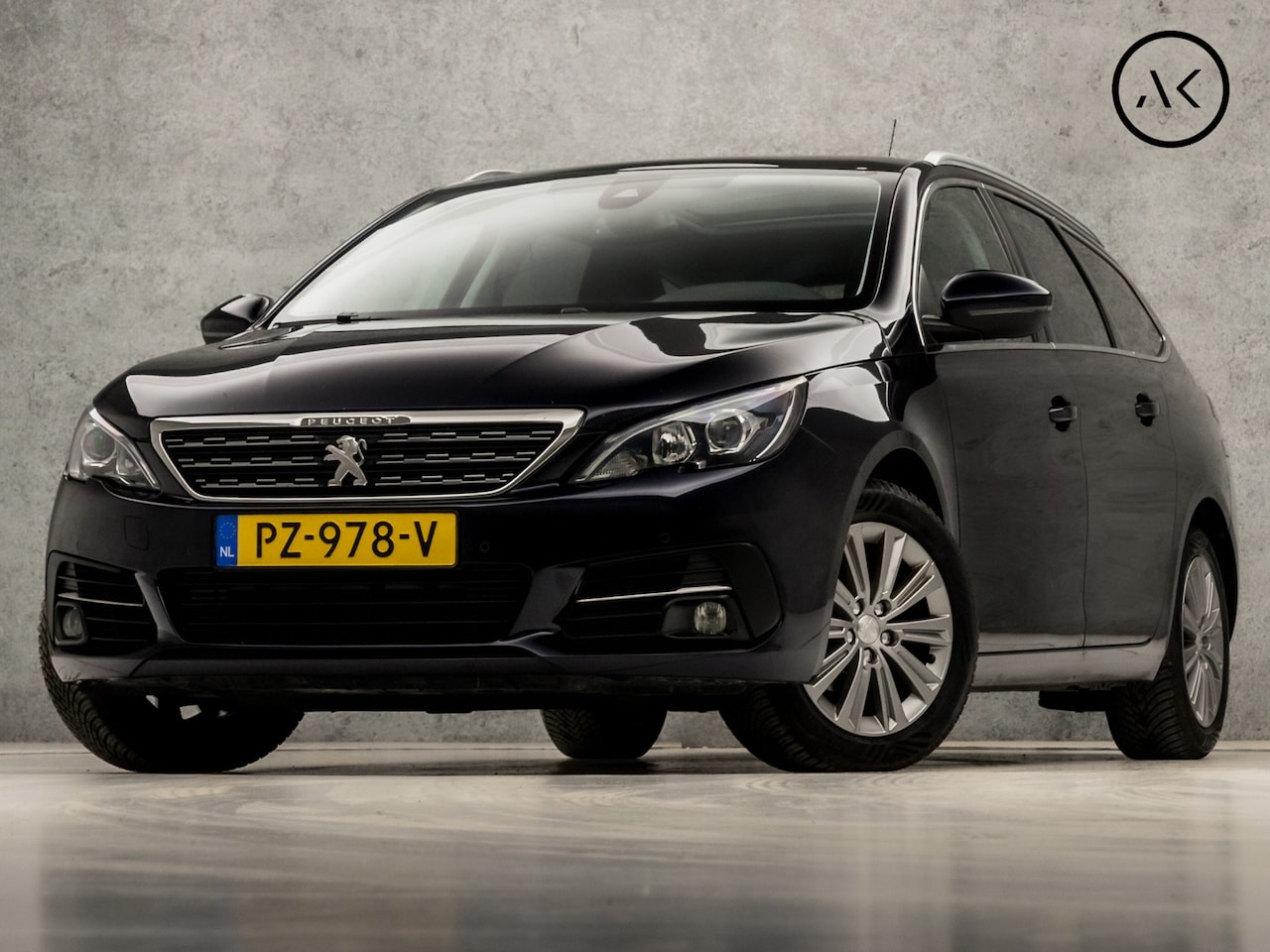 Peugeot 308 SW - 1.2 PureTech Premium Sport Automaat (PANORAMADAK, APPLE CARPLAY, NAVIGATIE, 360 CAMERA, SP - AutoWereld.nl