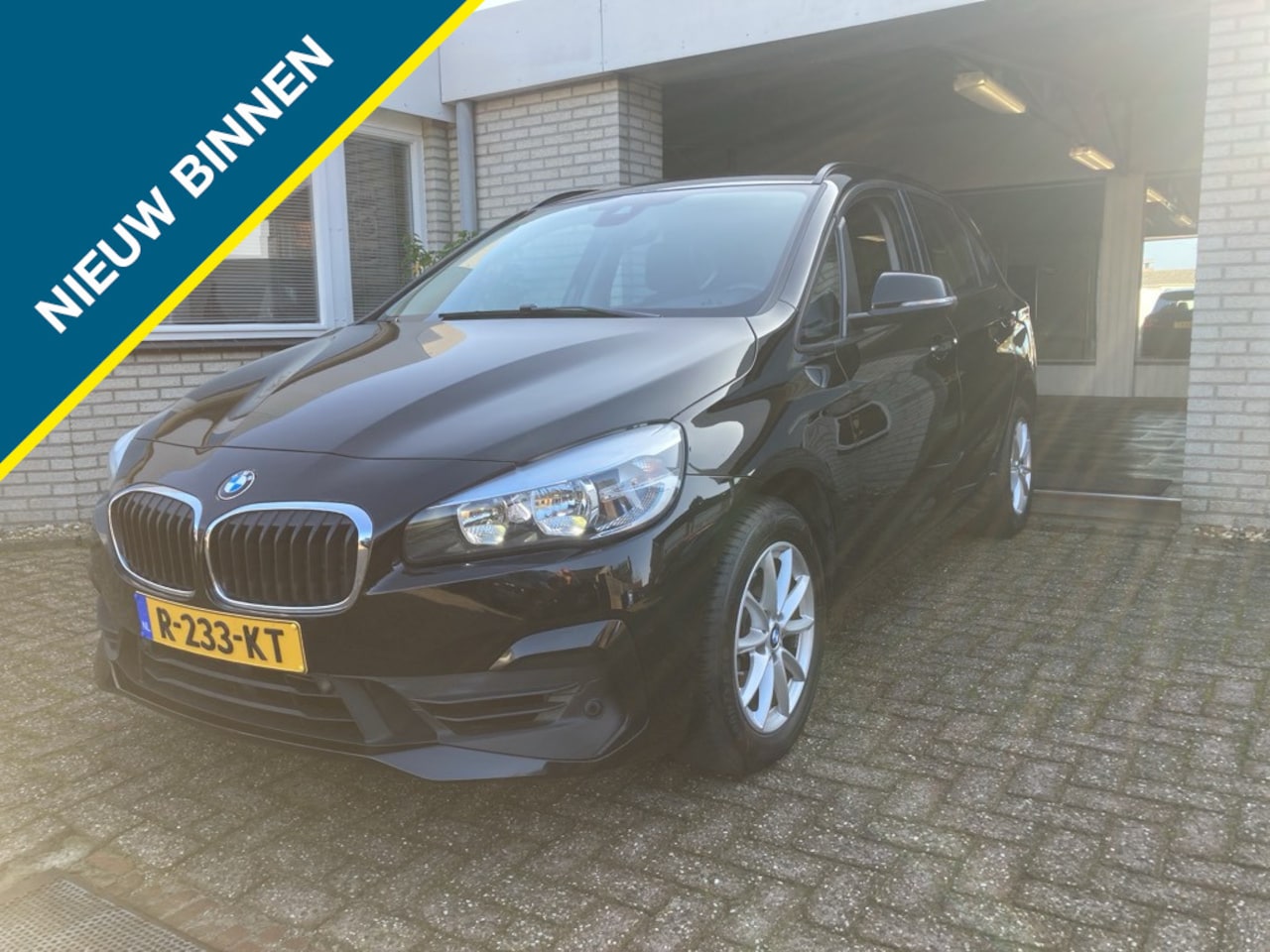 BMW 2-serie Active Tourer - 220i Executive AUTOMAAT - AutoWereld.nl