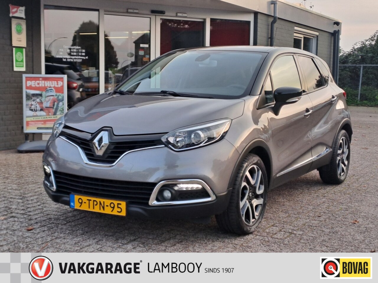 Renault Captur - 0.9 TCe Dynamique Navi Trekaak 4 seizoensbanden - AutoWereld.nl