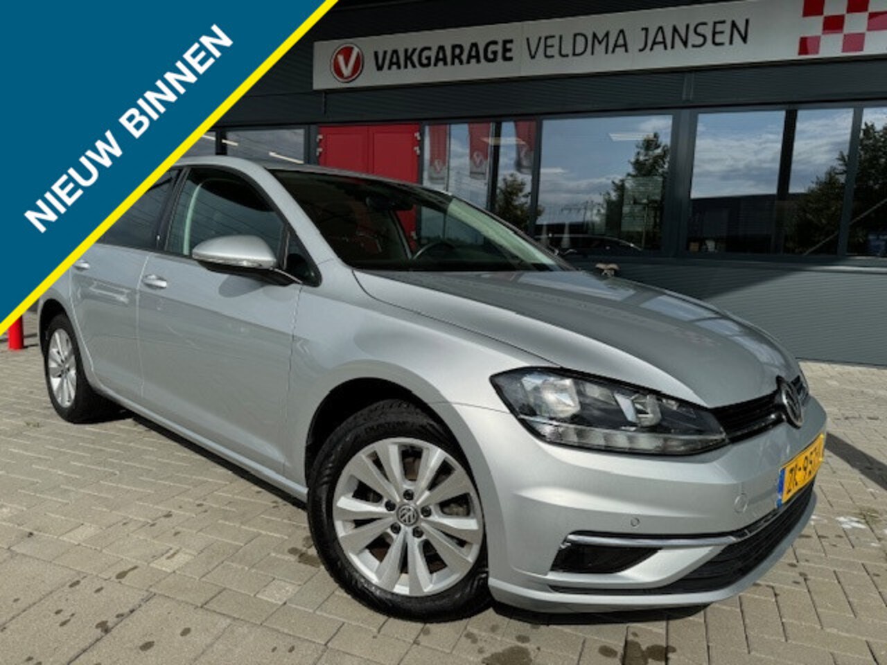 Volkswagen Golf - 1.0 TSI COMFORTLINE 5-DRS. + ECC/LMV/PDC/CRUISE/APPLE CARPLAY - AutoWereld.nl