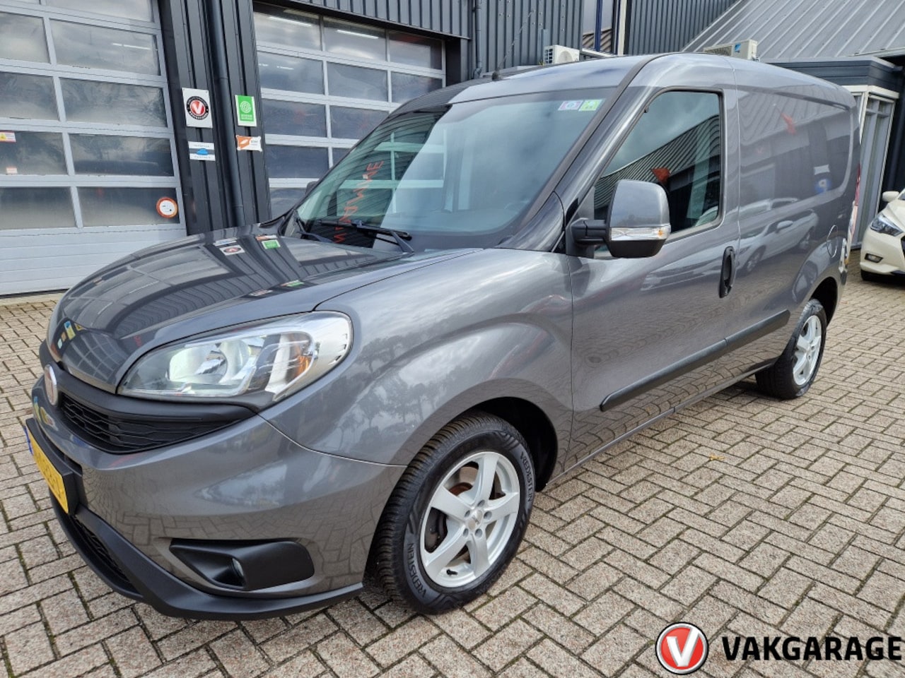 Fiat Doblò Cargo - 1.3 MJ L1H1 SX 1.3 MJ L1H1 SX - AutoWereld.nl