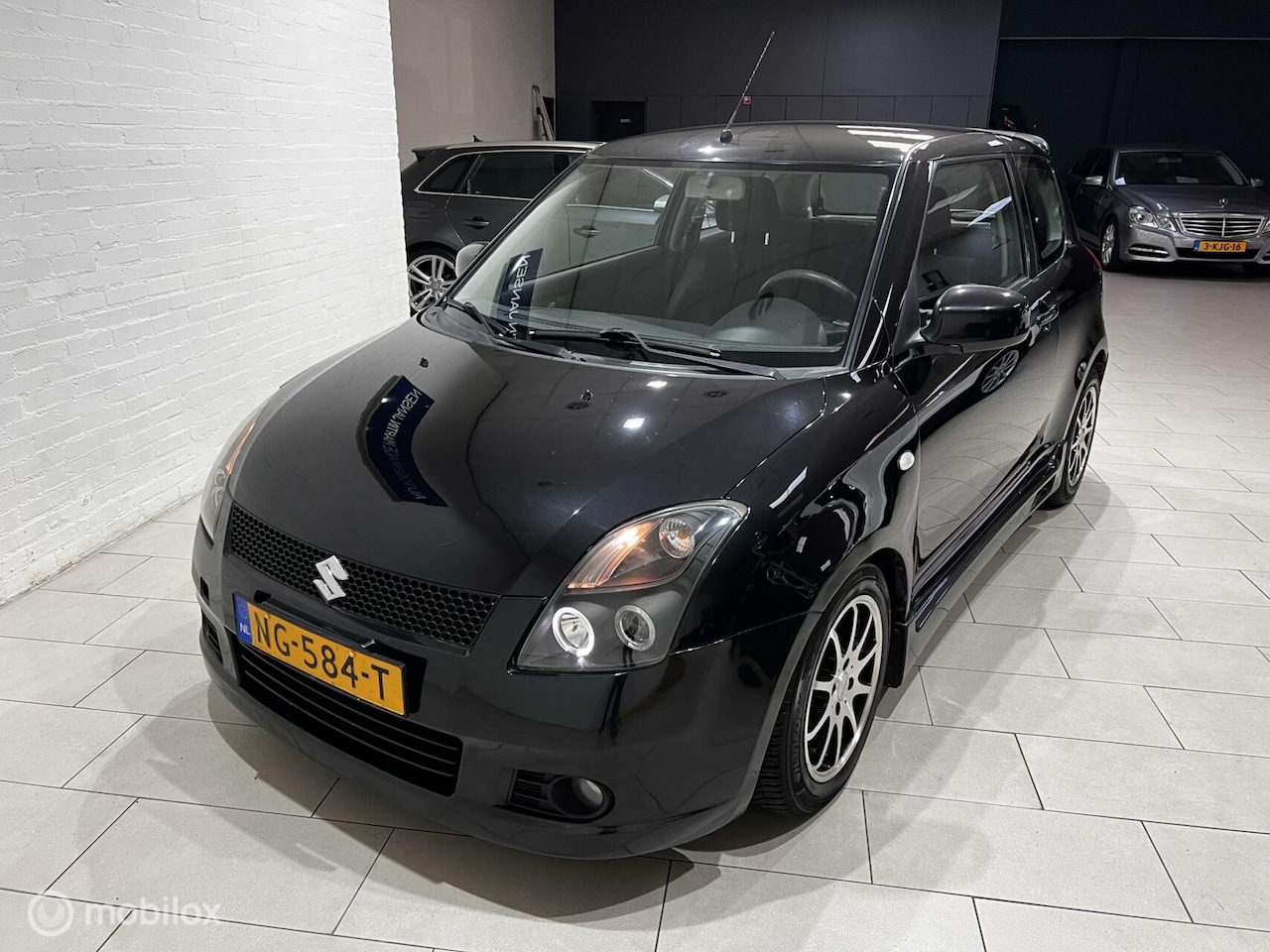 Suzuki Swift - 1.5 GLS 102PK CARPLAY - AutoWereld.nl