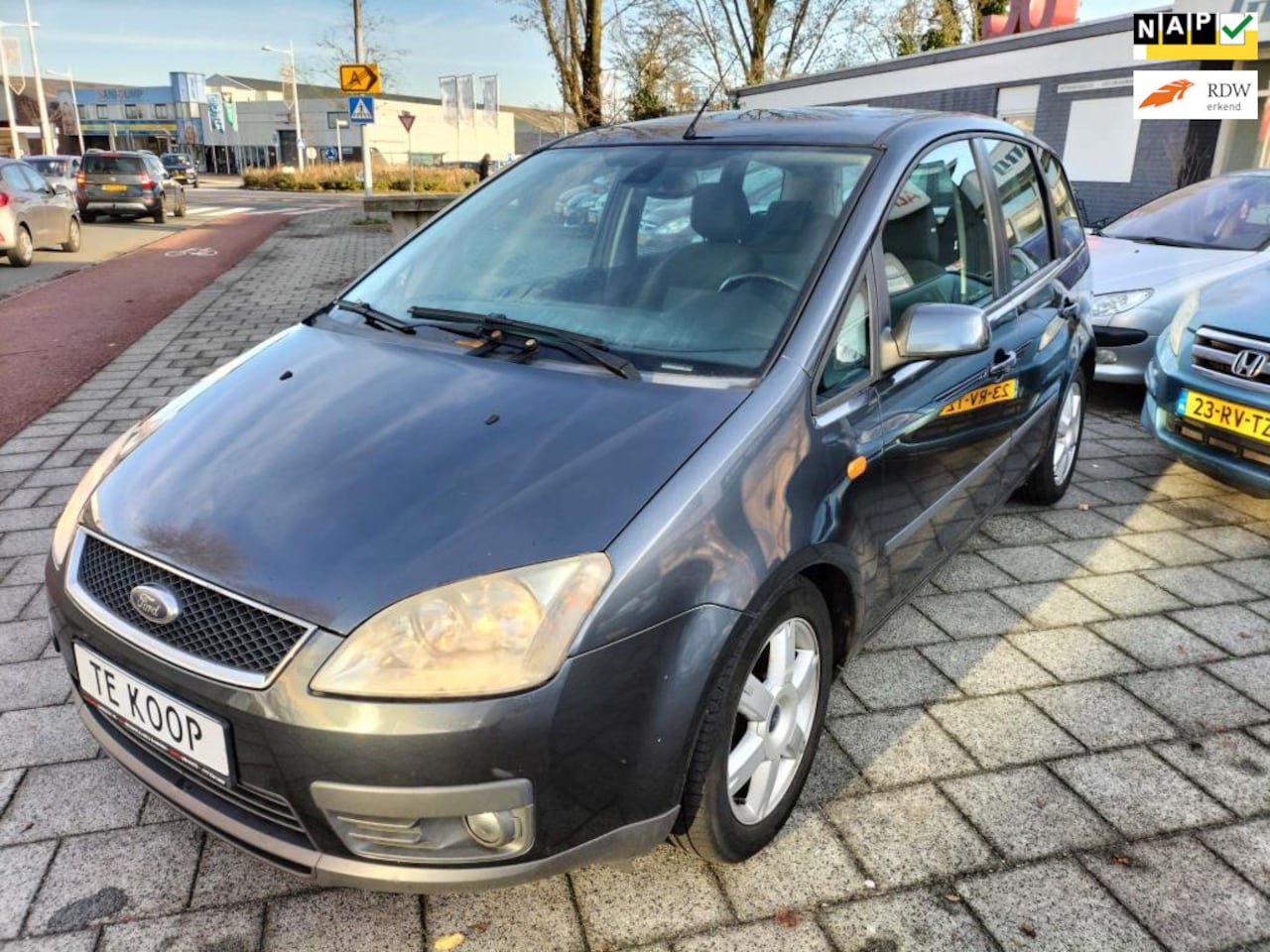 Ford Focus C-Max - 1.8-16V Futura! RUIME AUTO! - AutoWereld.nl