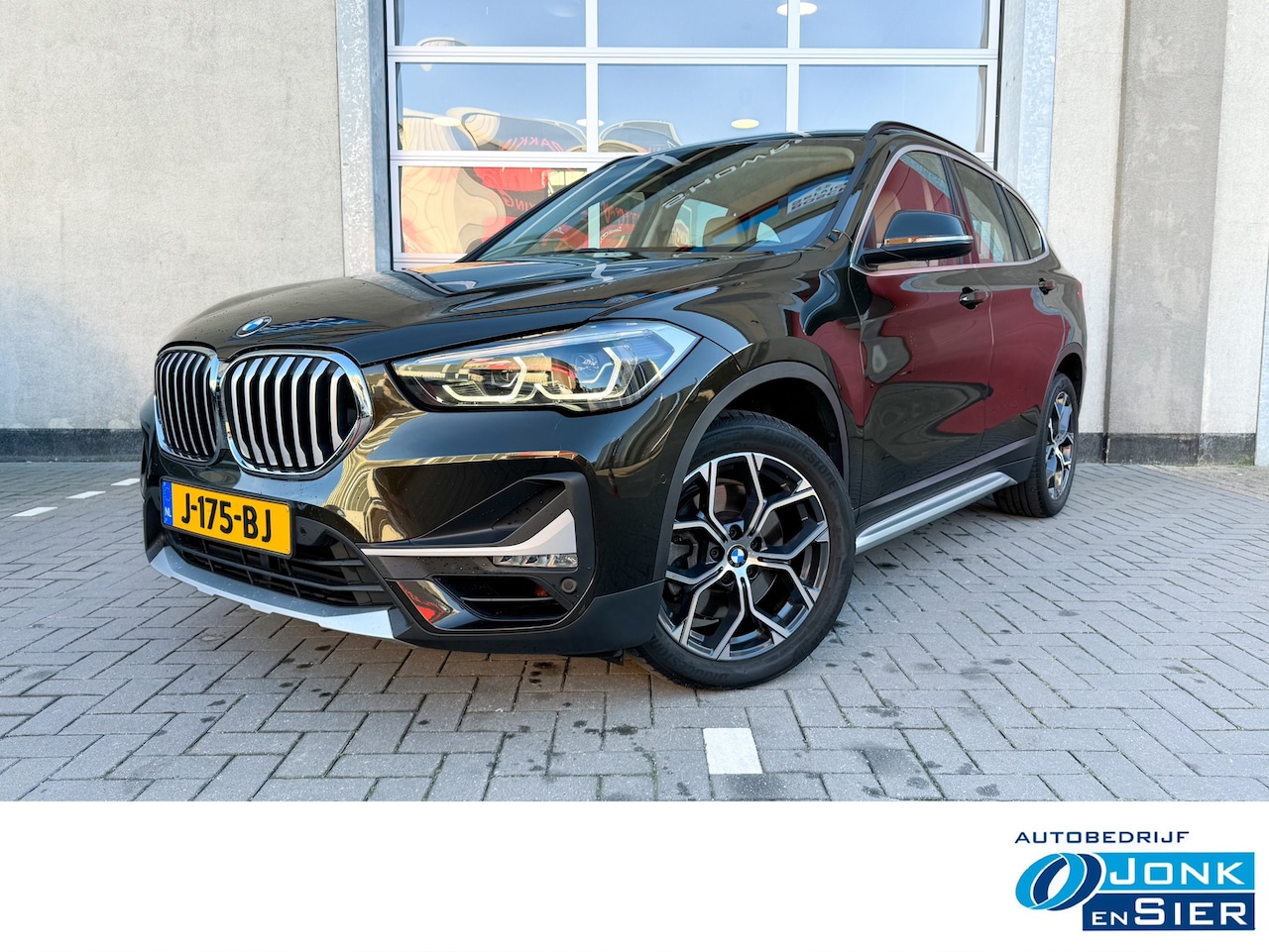 BMW X1 - SDrive20i High Executive Edition xLine|Full LED|Navi|Camera|18"|Rijklaarprijs! - AutoWereld.nl