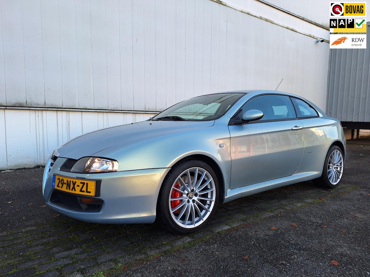 Alfa Romeo GT - 3.2 V6 Distinctive met nieuwe distributie - AutoWereld.nl