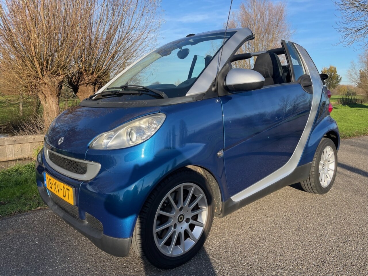 Smart Fortwo cabrio - 1.0 Lm velgen/airco/nieuwe apk en banden - AutoWereld.nl