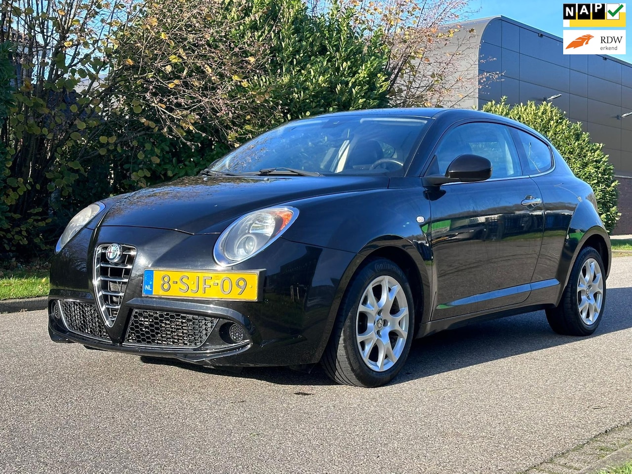 Alfa Romeo MiTo - 0.9 TwinAir Distinctive Leder*Cuise*Clima*NAP*Parkeersensoren*11-10-2025 APK*2e eigenaar* - AutoWereld.nl