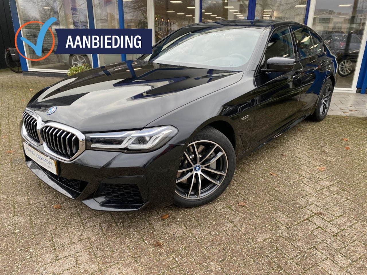 BMW 5-serie - 530e xDrive High Executive/ M pakket/ leder - AutoWereld.nl