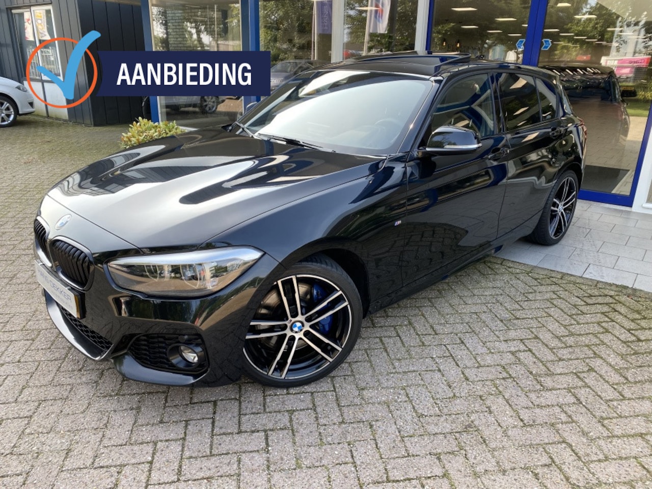 BMW 1-serie - 118i High Executive/Pano/leer/Automaat - AutoWereld.nl