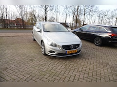 Volvo V60 - 1.6 T4 R-Design AUTOMAAT TREKHAAK STOELVERWARMING