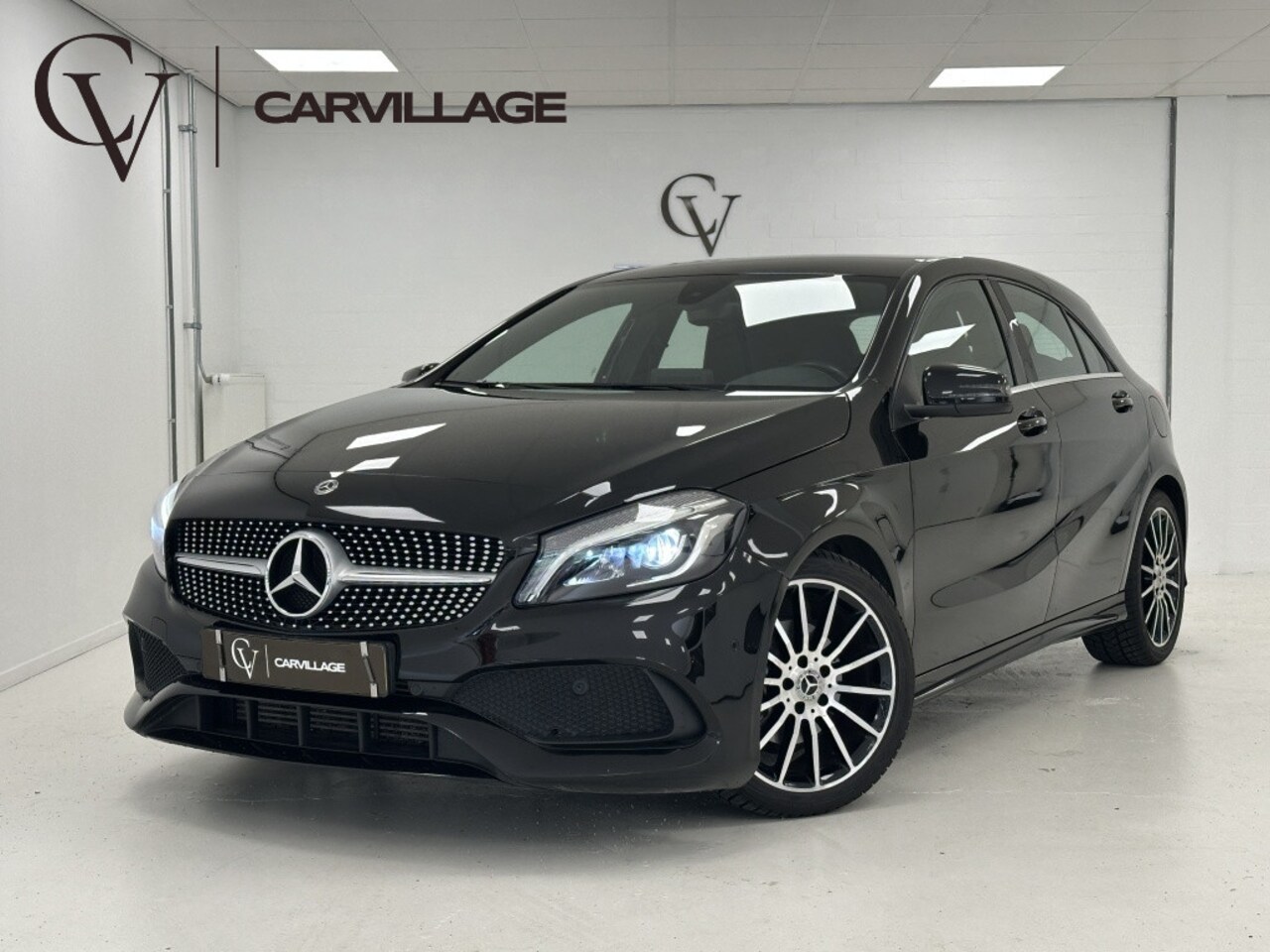 Mercedes-Benz A-klasse - 180 AMG Line | White Art ed. | 18'' Multispaak | Alcantara/leer - AutoWereld.nl