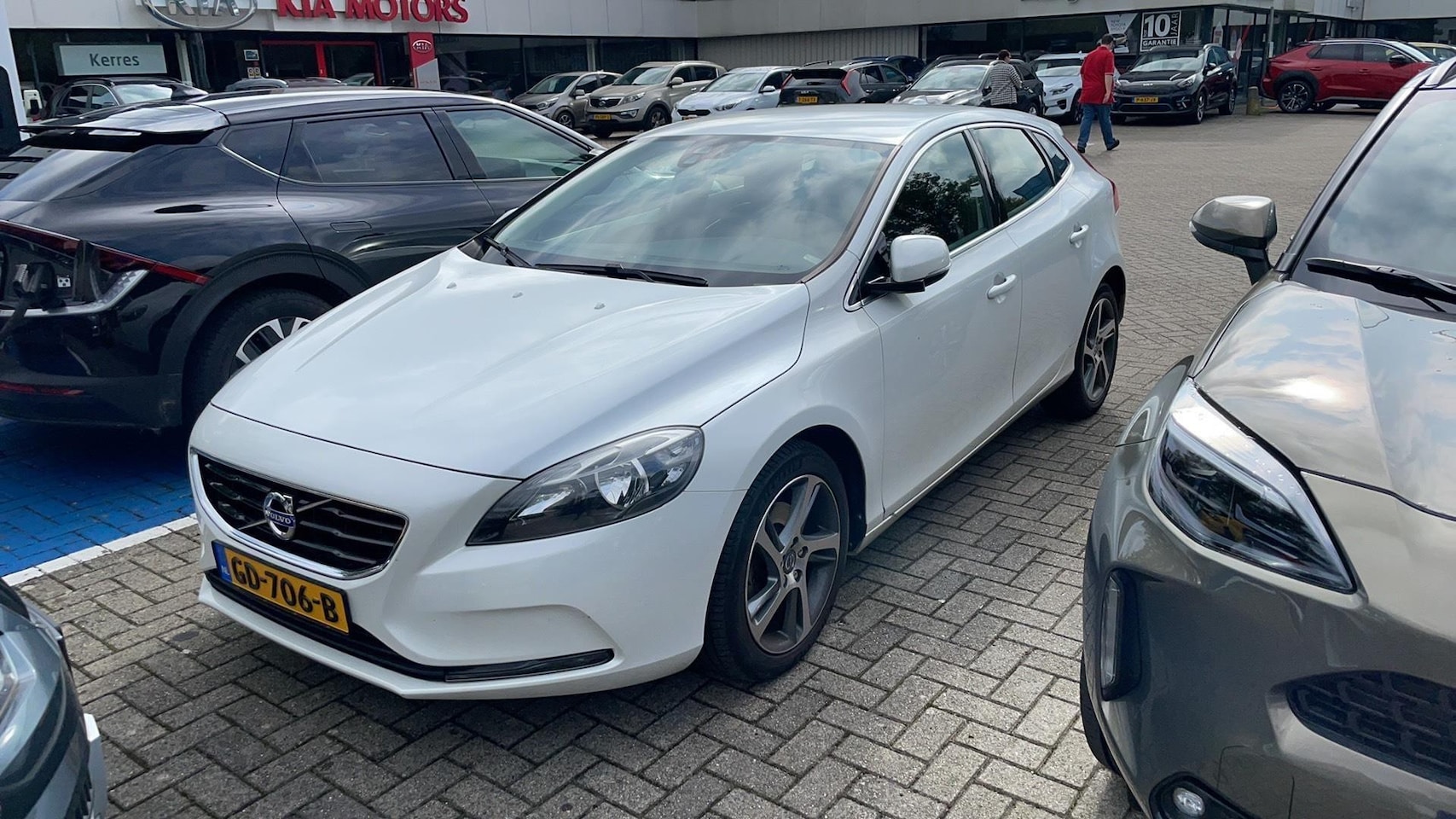 Volvo V40 - 1.6 T2 Momentum 1.6 T2 Momentum - AutoWereld.nl