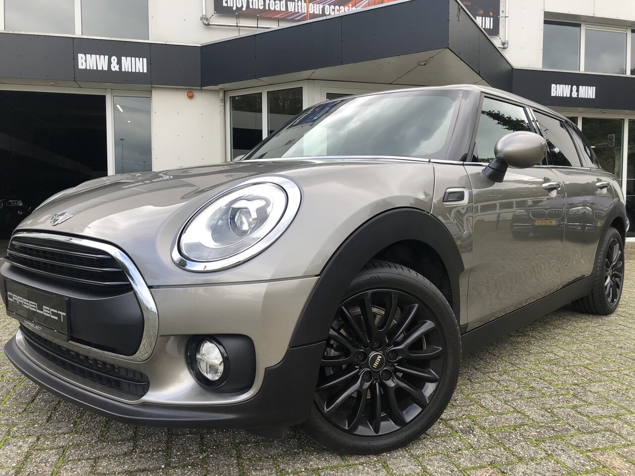 MINI Clubman - Mini 1.5 One Panoramadak, automaat, komfoor toegang, climaat control, trekhaak Een proefri - AutoWereld.nl