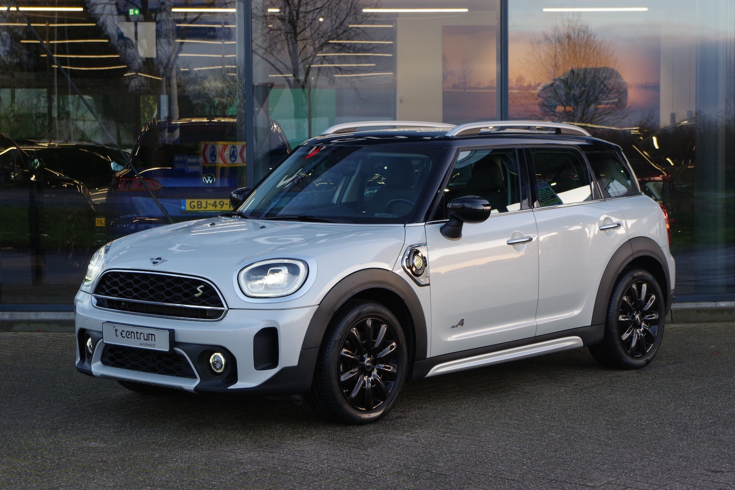 MINI Countryman - Mini 2.0 Cooper S E ALL4 220 PK PHEV, Apple-Carplay, DAB, Keyless, Climate, Cruise-Control - AutoWereld.nl