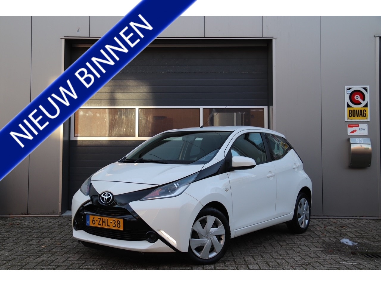 Toyota Aygo - 1.0 VVT-i x-play 1.0 VVT-i x-play - AutoWereld.nl