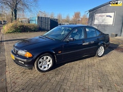 BMW 3-serie - 318i Executive