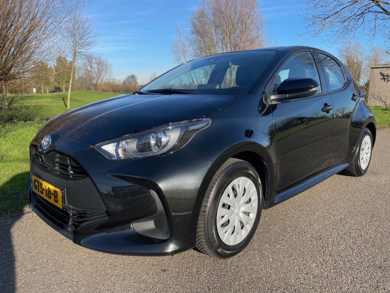 Toyota Yaris - 1.5 Hyb. Active navigatie/camera/adaptief cruise/all-in prijs/8 - AutoWereld.nl