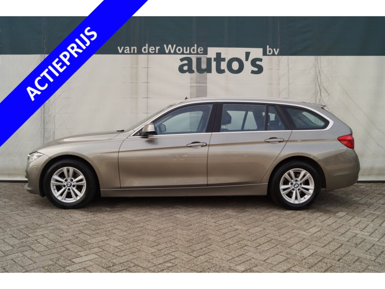 BMW 3-serie Touring - 318i Executive Automaat -LEER-PANO-LED-NAVI-ECC-PDC- - AutoWereld.nl