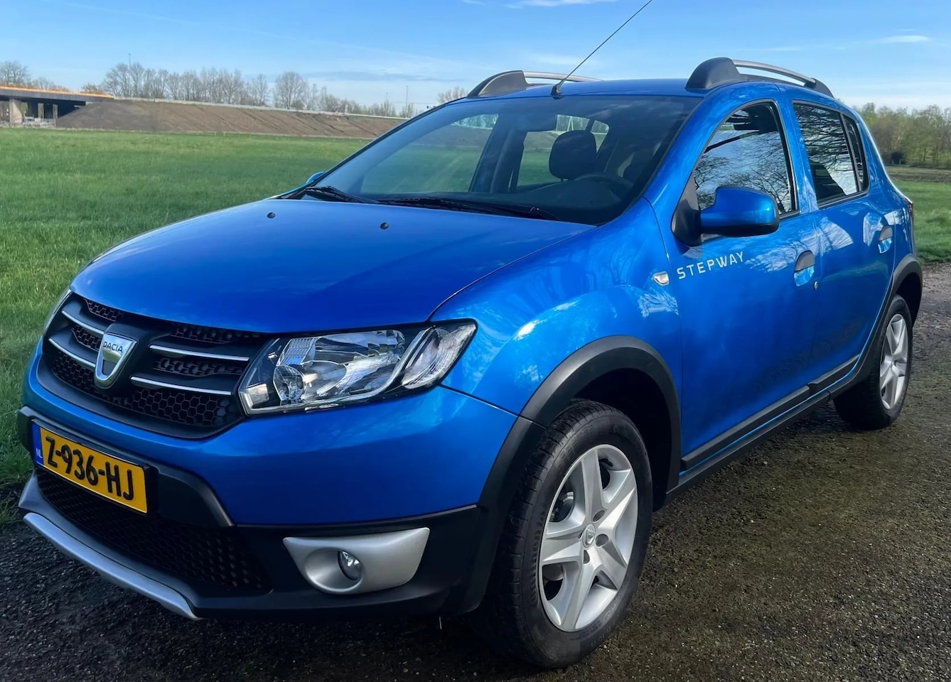 Dacia Sandero Stepway - 0.9 2015 NAVI CRUISE AIRCO DEALER ONDERHOUDEN - AutoWereld.nl