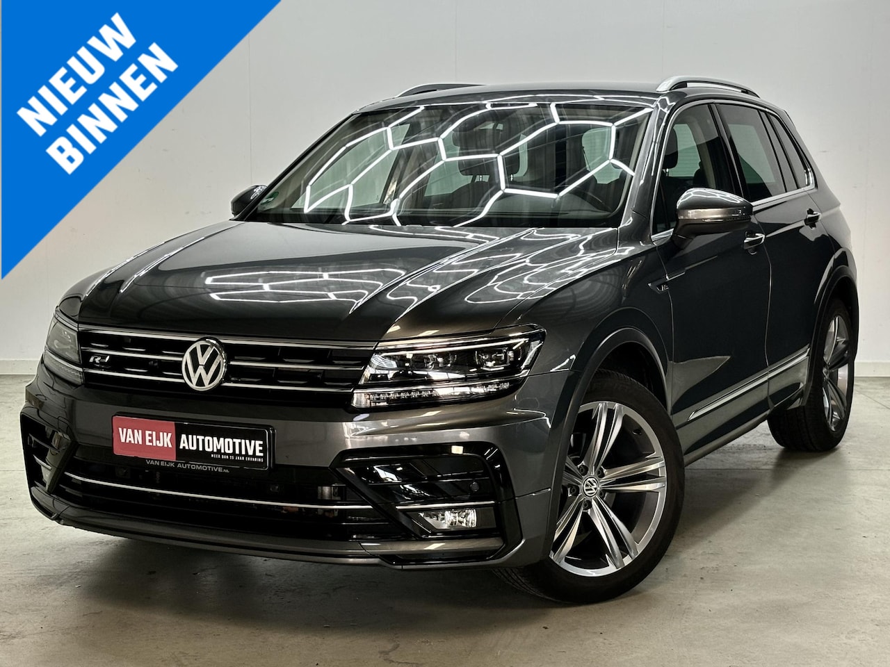 Volkswagen Tiguan - 1.5 R-Line Carplay / Trekhk / virtual / El koffer R-Line Carplay Virtual cockpit trekhaak - AutoWereld.nl