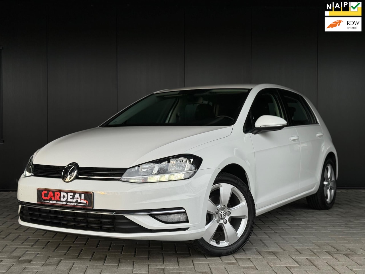 Volkswagen Golf - 1.0 TSI Highline 2018 5DRS|CLIMA|CRUISE|LED|NAVI|LMV|APK2026 - AutoWereld.nl